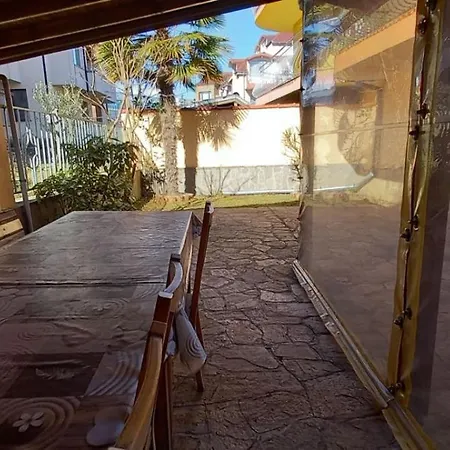 Megi Apartamento *
